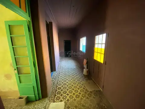 IMPRESIONANTE Esquina a la Venta en Campana OPORTUNIDAD INVERSOR Y Familias 100