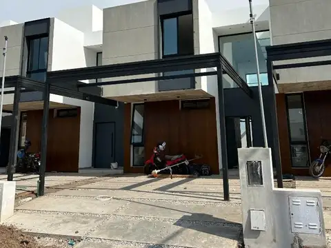 Duplex a Estrenar 2 dorm en Brisas de Manantiales