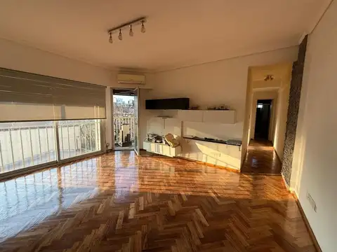 VENTA CON RENTA depto  de 3 amb c espacio  guarda coche.