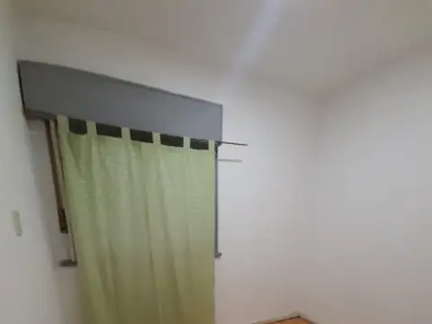 Depto Tipo Casa en Alquiler en Moron Sur, $ 700.000