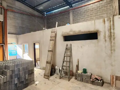 Galpón Industrial a Estrenar 277 m² Edif. - Oficina, baños y vestuarios - Tablada