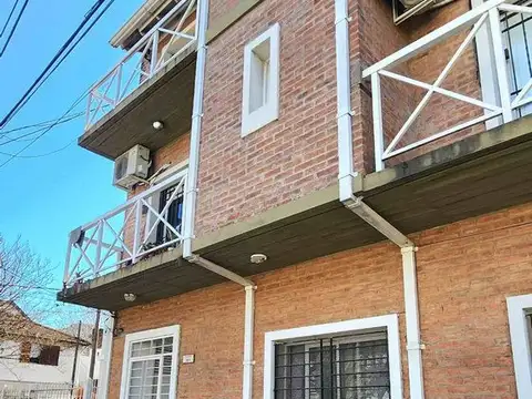 Depto Tipo Casa en Venta 28 años