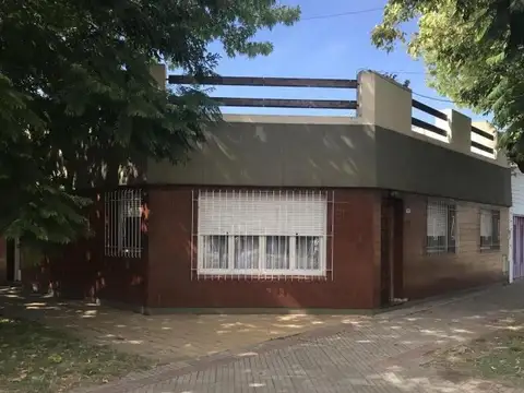 Espléndido chalet ubicado en un sereno vecindario