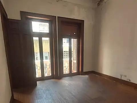 Oficina en Alquiler 76 años