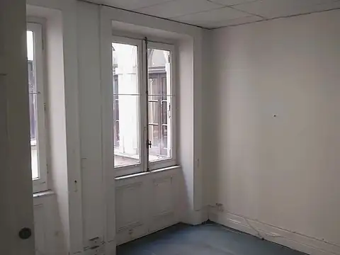 Oficina en Alquiler 76 años