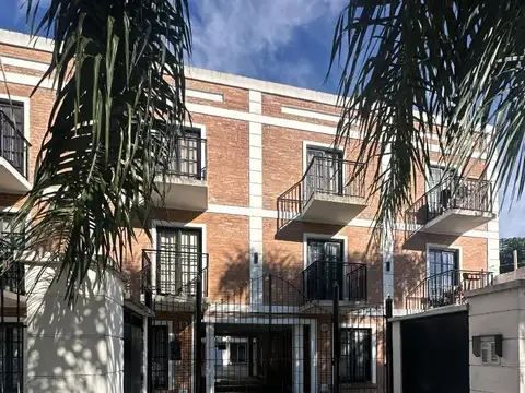 Dpto 3 ambientes con patio - Monteagudo 1576, Banfield