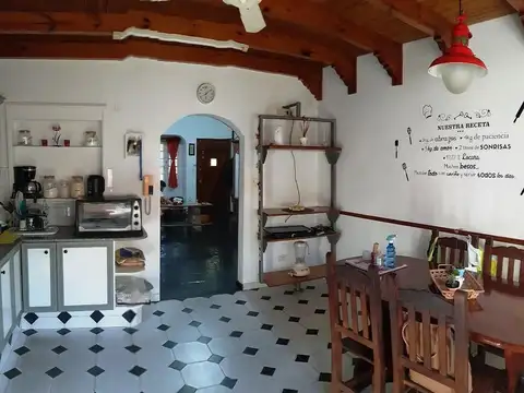 Casa 5 ambientes con 2 baños