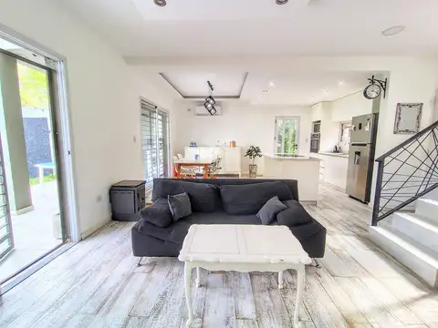 Casa 3 ambientes con 2 baños