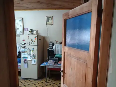 SE VENDE CASA Y 2 DEPARTAMENTOS A RECICLAR