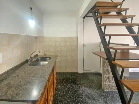 Almirante Brown 1100, Piso PB