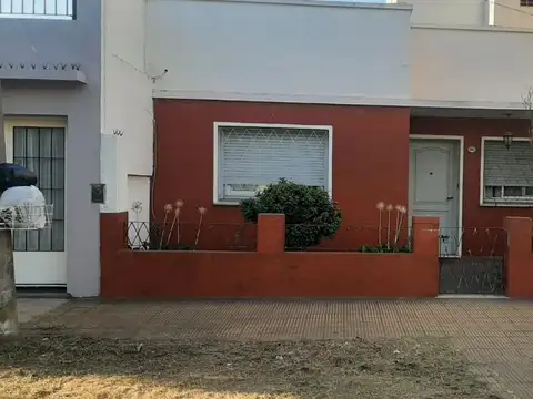 Casa - Venta - Argentina, Tres de Febrero - ESQUIU 4985