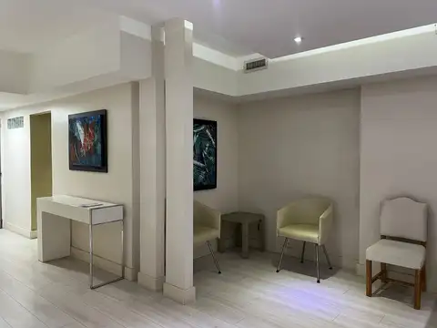 OFICINA EN VENTA TRIBUNALES ESPACIOSA FRENTE