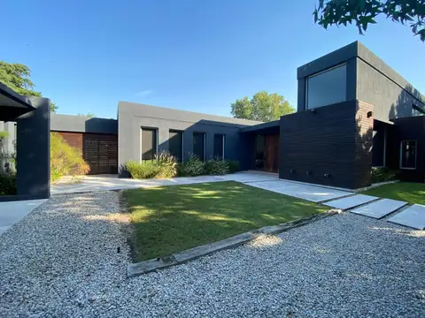 Venta Casa en Altos del Pilar | VCO Propiedades