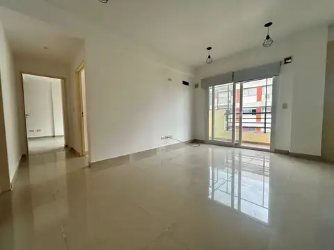 Excelente departamento de 3 AMB al frente con balcon-terraza y c/cochera.fija