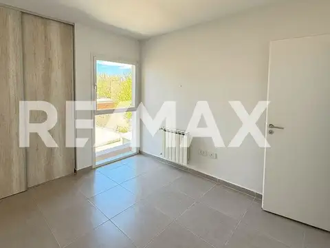 VENDE DUPLEX DOS DORMITORIOS, Bº RINCON LINDO II