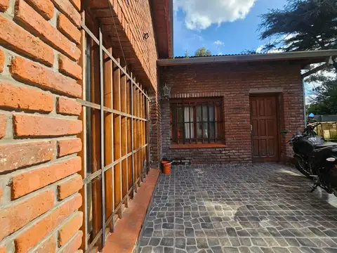 Casa 6 ambientes con 3 baños