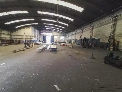 Nava Industrial en venta - Oficinas - 3 Baños - Cocheras - 2.500Mts2 - Rosario