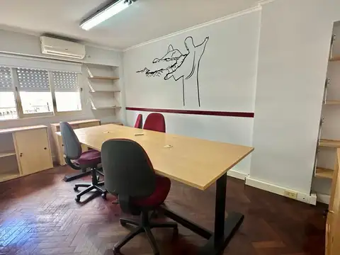 Oficina 5 ambientes con 2 baños