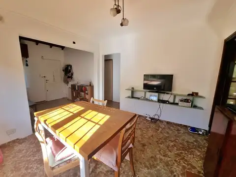 Chalet en PH 3 ambientes con entrada p/ autos - Soler y C. de Dolores