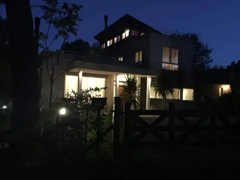 Casa 4 ambientes con 4 baños