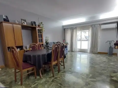 Venta 3 ambientes c/patio y Balcon a la calle - Villa Crespo