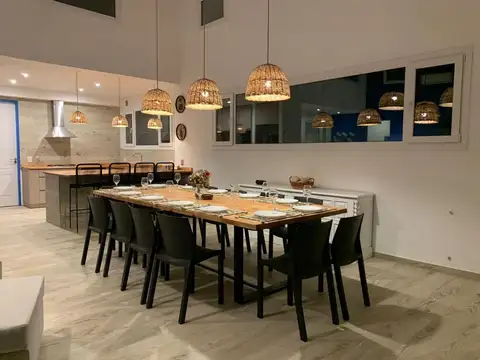 Casa 5 ambientes con 5 baños