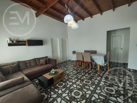 Casa 5 ambientes con 1 baño