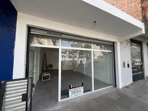 Local comercial en alquiler ubicado en Bernardo de Irigoyen