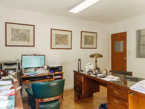 GRAN OFICINA CON COCHERA - EXCELENTE UBICACION CENTRICA