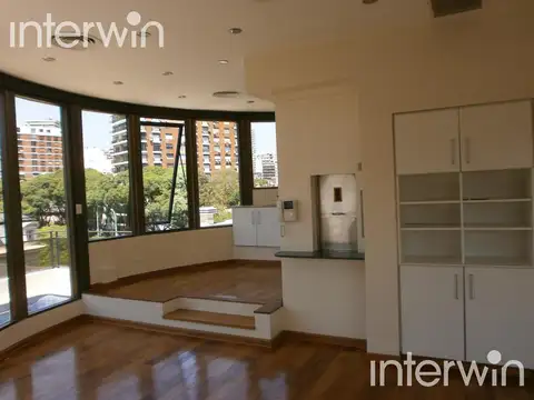 Casa 10 ambientes con 5 baños
