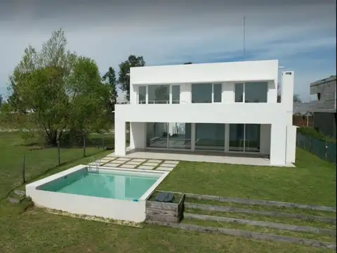 Casa en Venta en Laguna Grande, USD 575.000