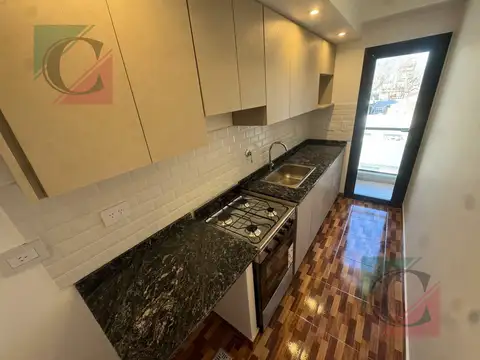 Departamento en Alquiler en Lanus Oeste, $ 560.000