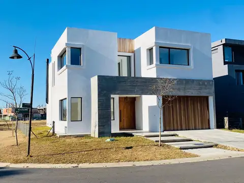 Excelente residencia de 2 plantas a estrenar