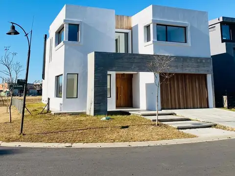 Excelente residencia de 2 plantas a estrenar