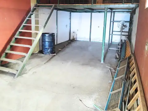 Galpon en Venta 41  mts Fondo