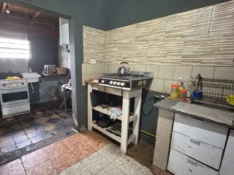 CASA EN VENTA PUNTA LARA A REFACCIONAR CON PARQUE
