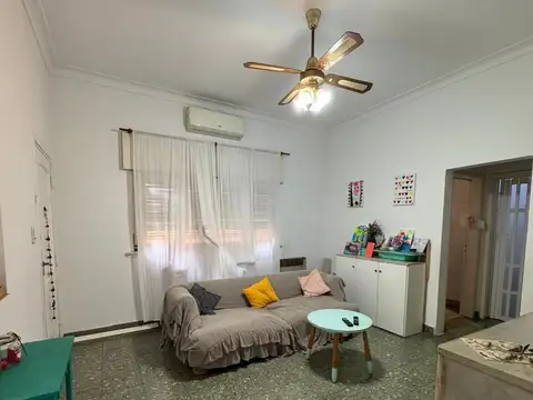 Depto Tipo Casa 6 ambientes con 2 baños