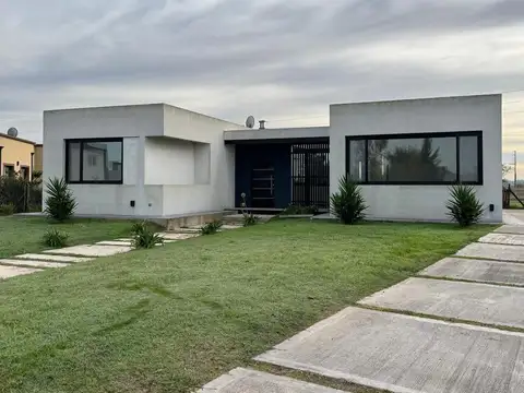 Expectacular Casa en venta La Alameda- Se escuchan ofertas!