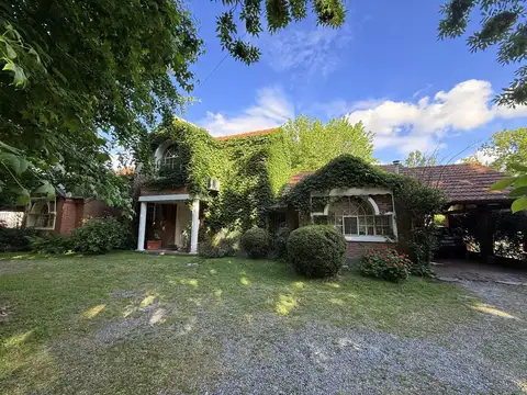 Casa en venta en barrio cerrado Las Acacias, Bella Vista.
