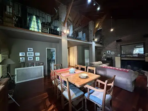 Casa en Venta con 1 cochera