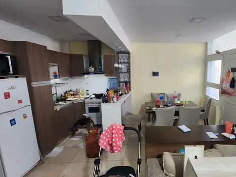 Depto Tipo Casa 4 ambientes con 2 baños