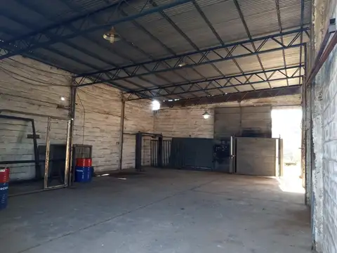 Galpon en Alquiler 37  mts Fondo