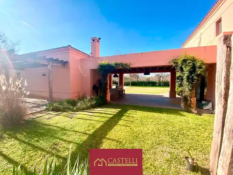 Casa 6 ambientes con 4 baños