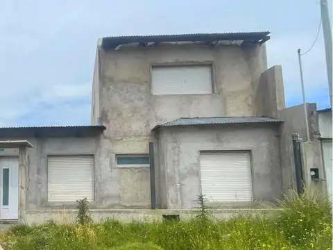 Casa en venta - 3 Dormitorios 2 Baños - 350mts2 - Olavarria