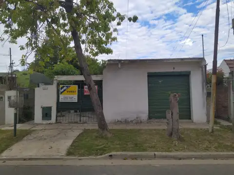 Casa 3 Ambientes + Local en Venta - Castelar Sur
