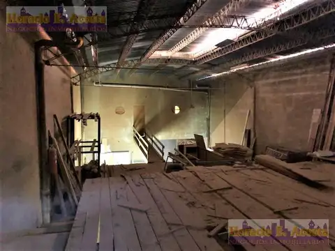 Galpon en Venta 30  mts Fondo