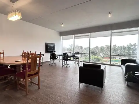 Oficina en ALQUILER en Meridiano con cochera