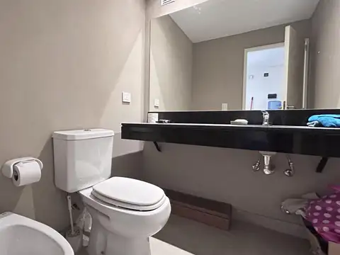 Oficina en ALQUILER en Meridiano con cochera