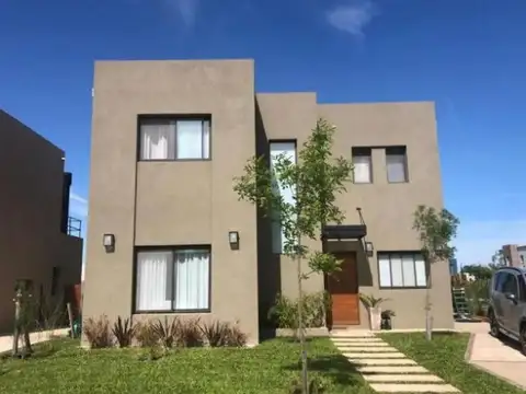 Casa en Villa Marina II