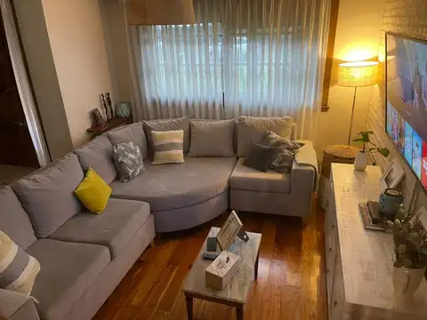 Casa 5 ambientes con 3 baños